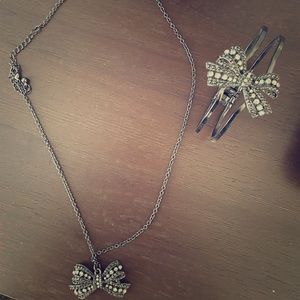 Bow necklace and bracelet